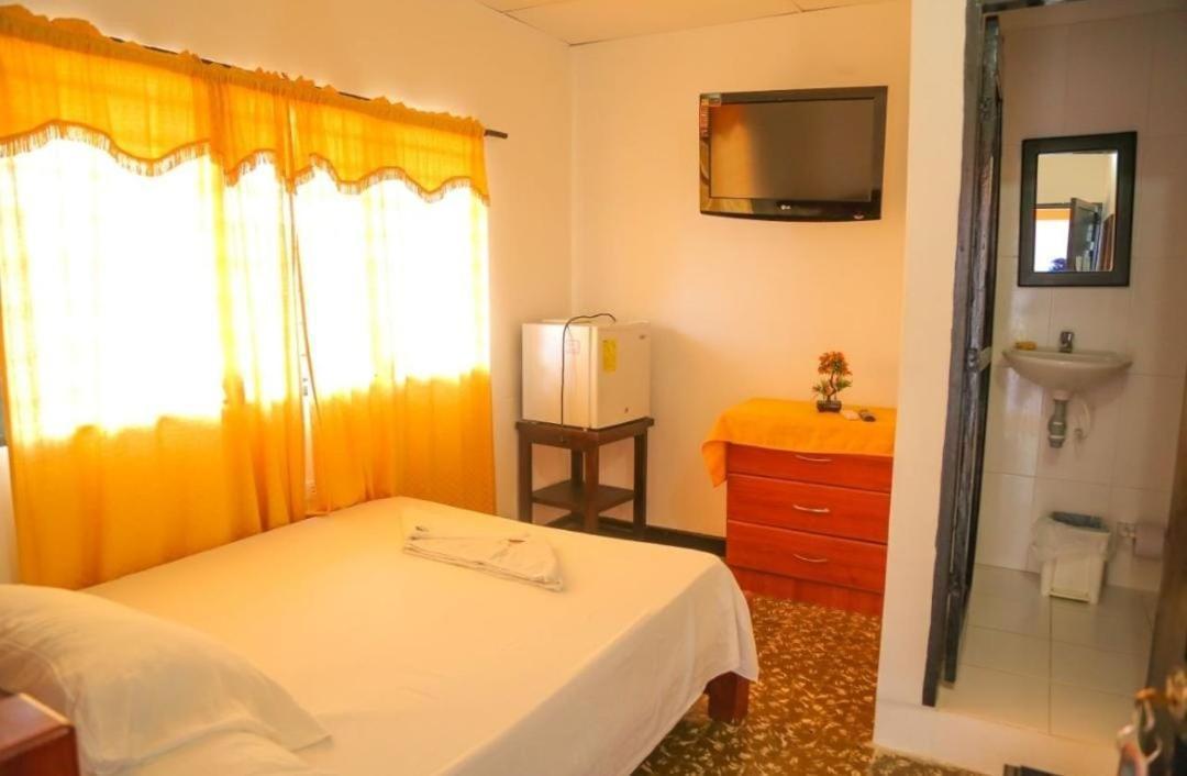 Casa Hotel Las Antillas Tolú エクステリア 写真