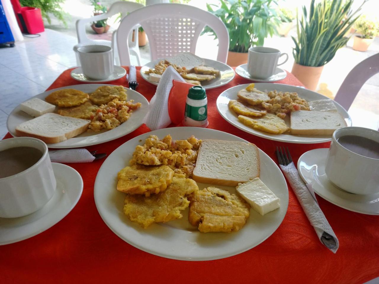 Casa Hotel Las Antillas Tolú エクステリア 写真