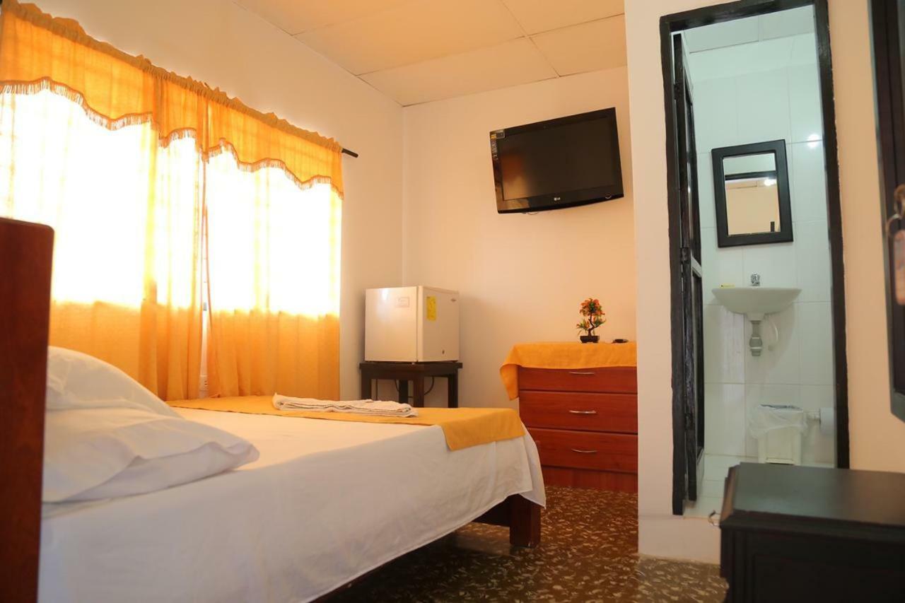 Casa Hotel Las Antillas Tolú エクステリア 写真
