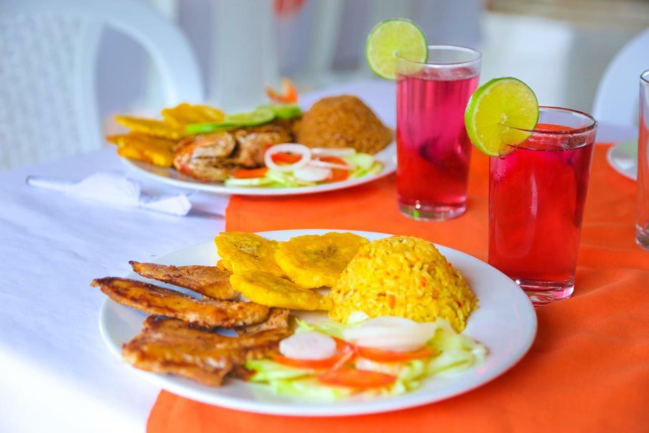 Casa Hotel Las Antillas Tolú エクステリア 写真
