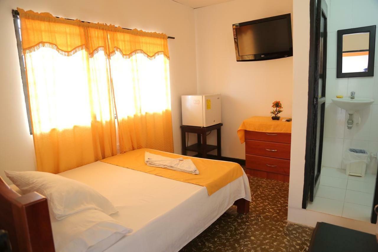 Casa Hotel Las Antillas Tolú エクステリア 写真